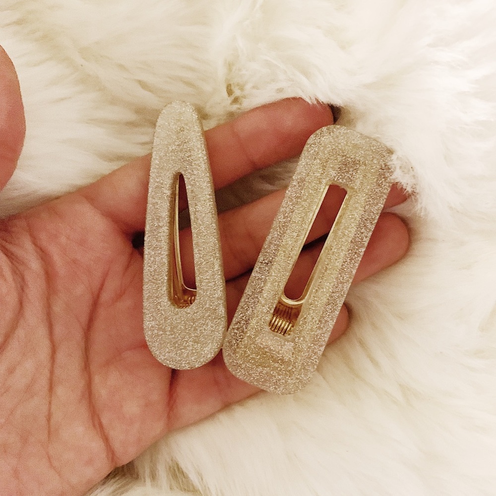 Set of two gold Glitter 90s hair clips